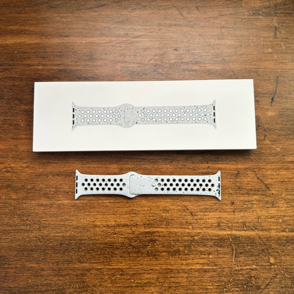 NIB Nike 42mm Veiled Grey Sport Band for Apple Watch s/m